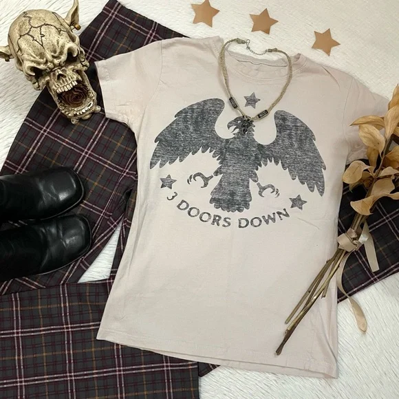 Vintage 3 Doors Down juniors petite eagle graphic print cream band tee - Picture 2 of 9